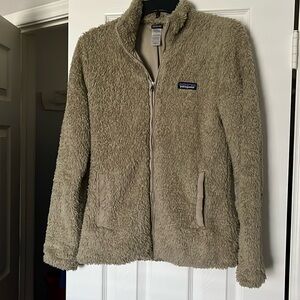 Patagonia tan/khaki/beige “furry” fleece. Size medium.